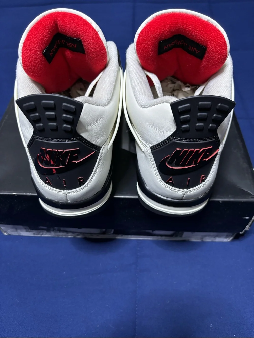 Jordan 4 Retro Flight Club 2026 Size 9